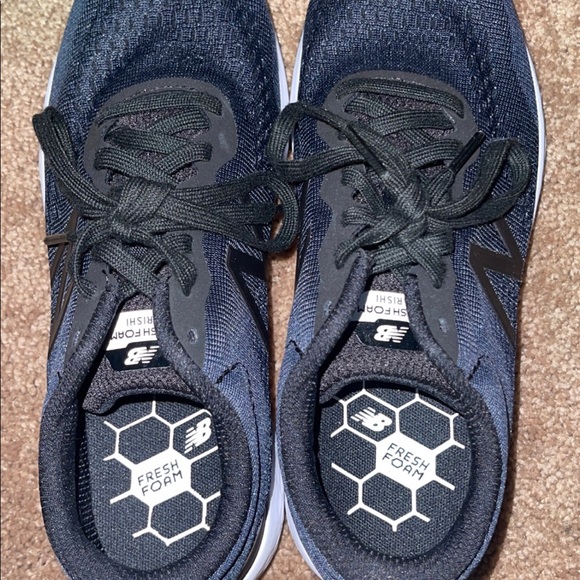 New Balance size 7 shoes - Picture 5 of 5